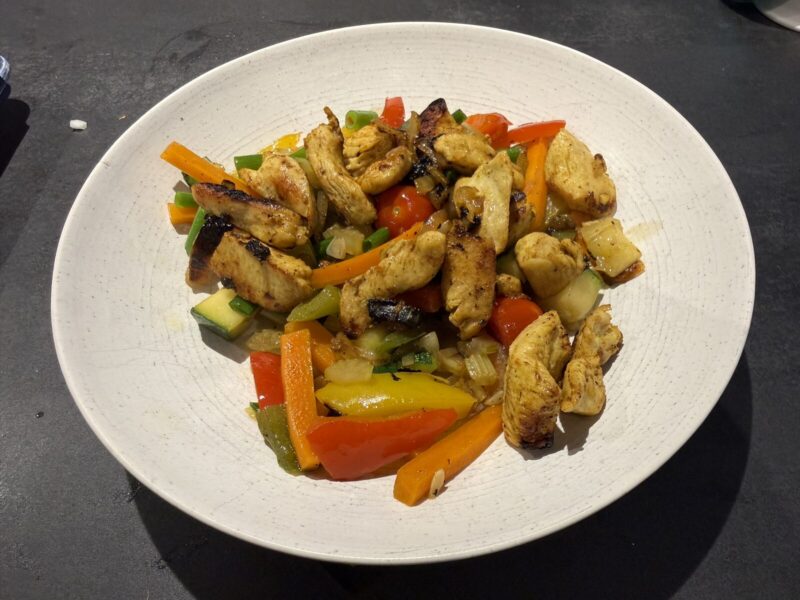 Bunte Hähnchen-Gemüse-Pfanne